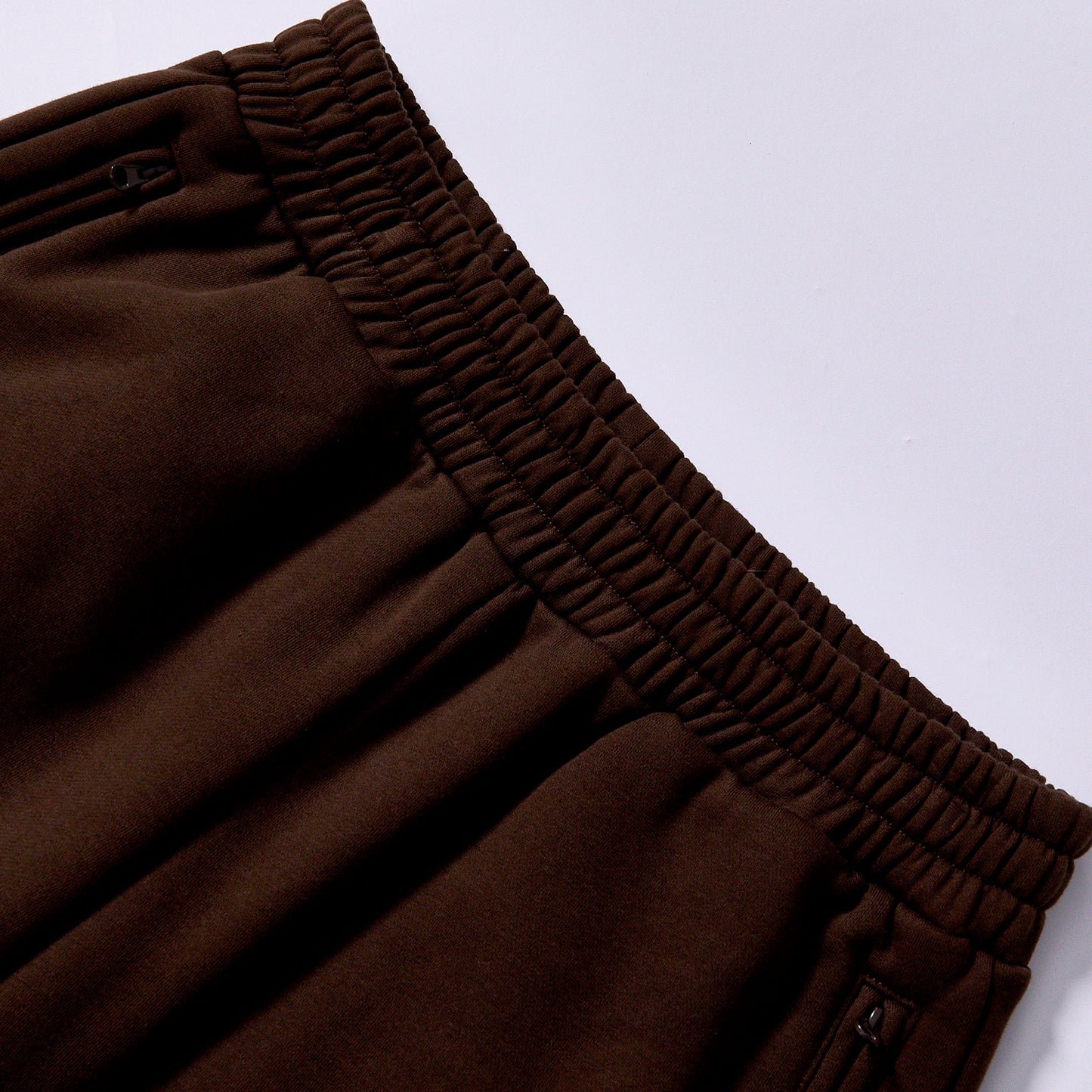 Customized Pants drawstring waist loose ankle sweatpants zipper side pocket cuffed track pants loose tapered leg Coffee Brown Mini Logo Embroidery Zipper Pocket Jogger Sweat Pants jogging travel