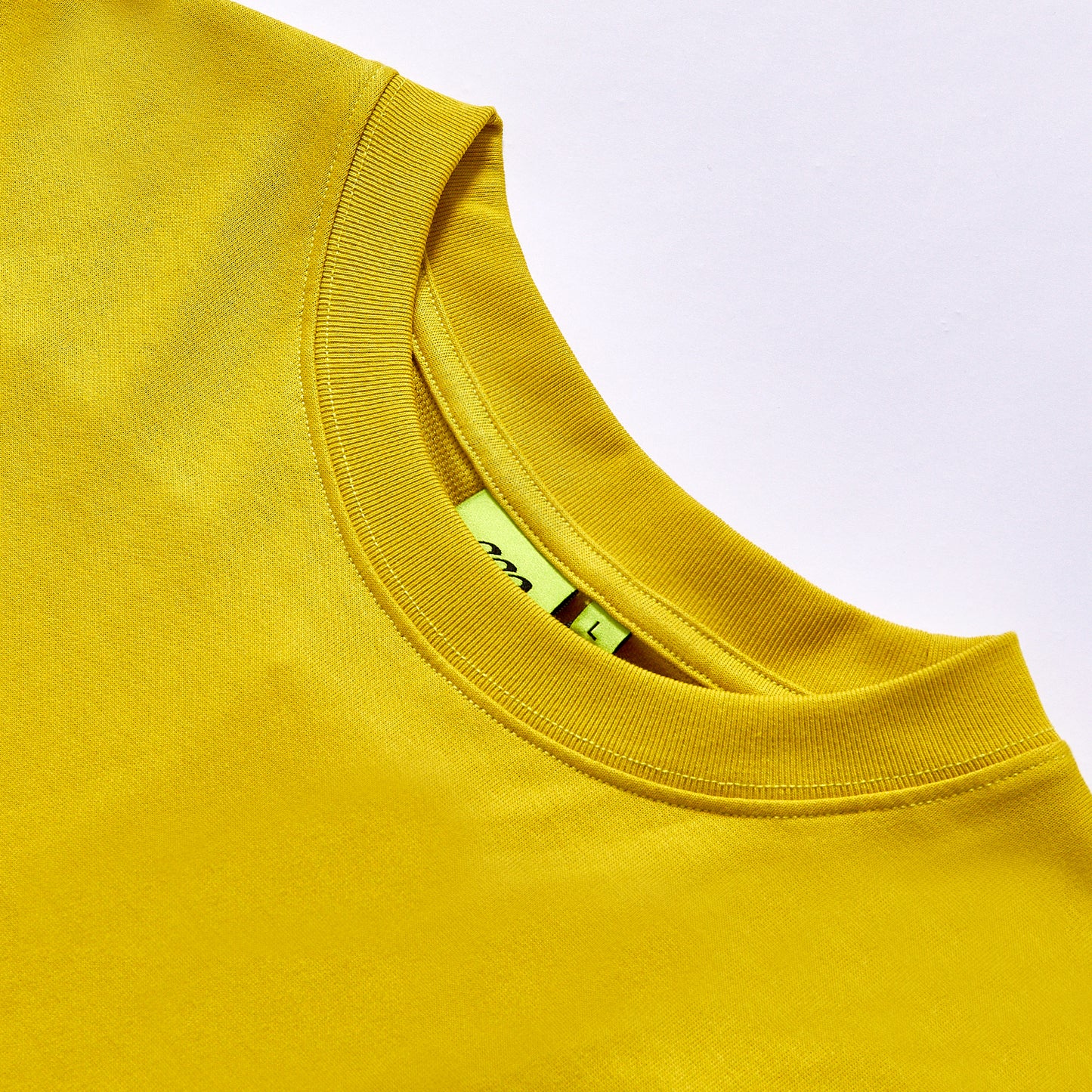 Hot selling bright yellow plain crew neck tee loose fit all-match basic short sleeve top drop shoulder relaxed oversized silhouette  spring summer streetwear