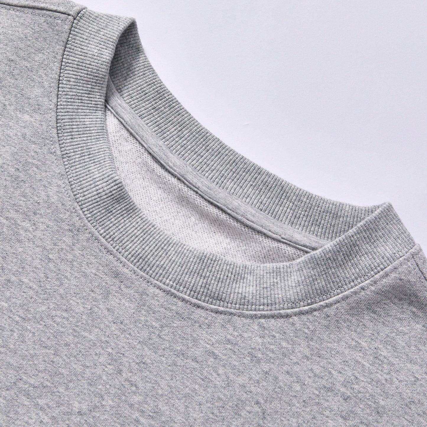 hot selling basic long sleeve tee men essential crew neck undershirt round neck long sleeve  relaxed fit double stitched hem fitted cuffs wrinkle resistant heather grey cotton long sleeve crew neck t shirt spring autumn layering outfit winter custom logo