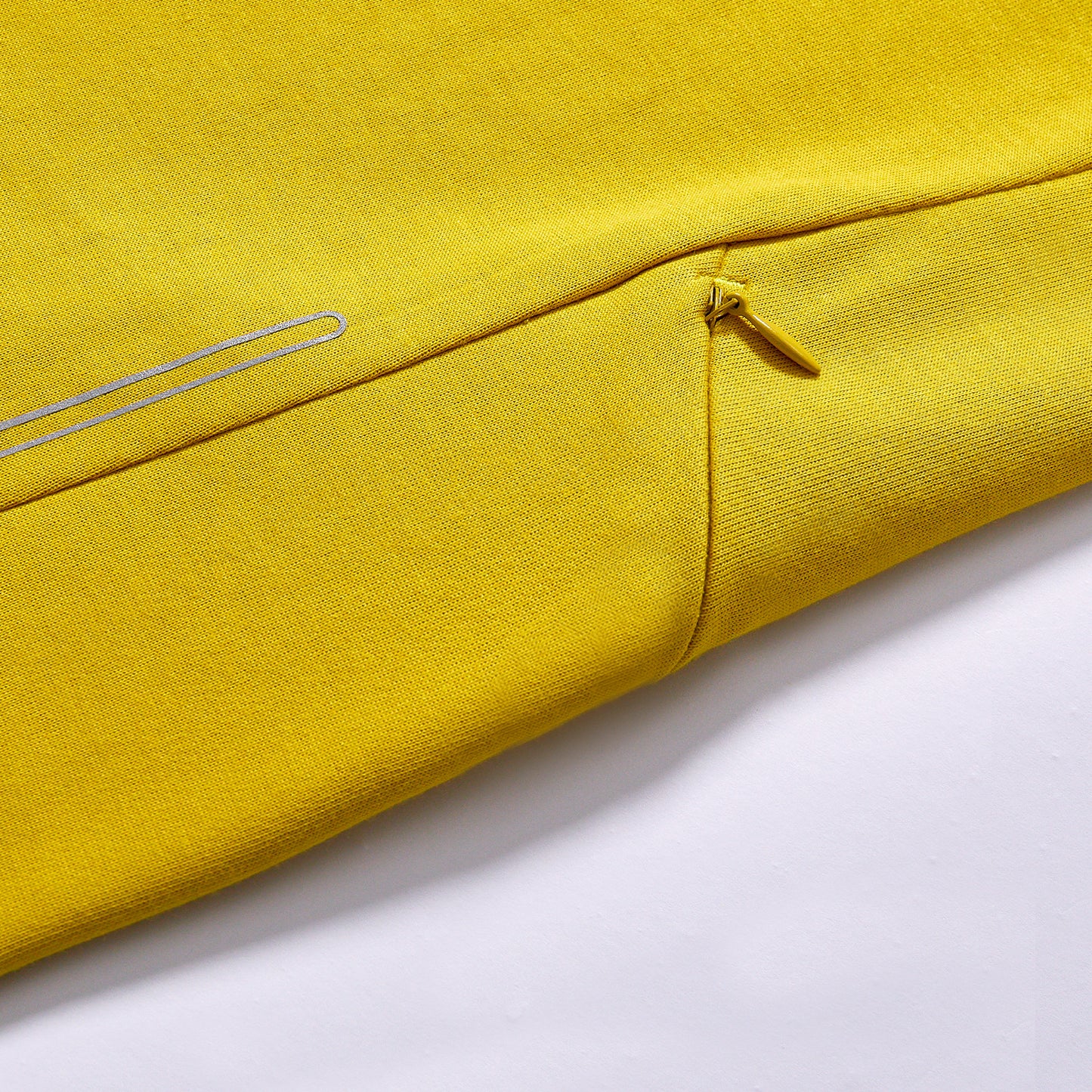 Hot selling bright yellow plain crew neck tee loose fit all-match basic short sleeve top drop shoulder relaxed oversized silhouette  spring summer streetwear