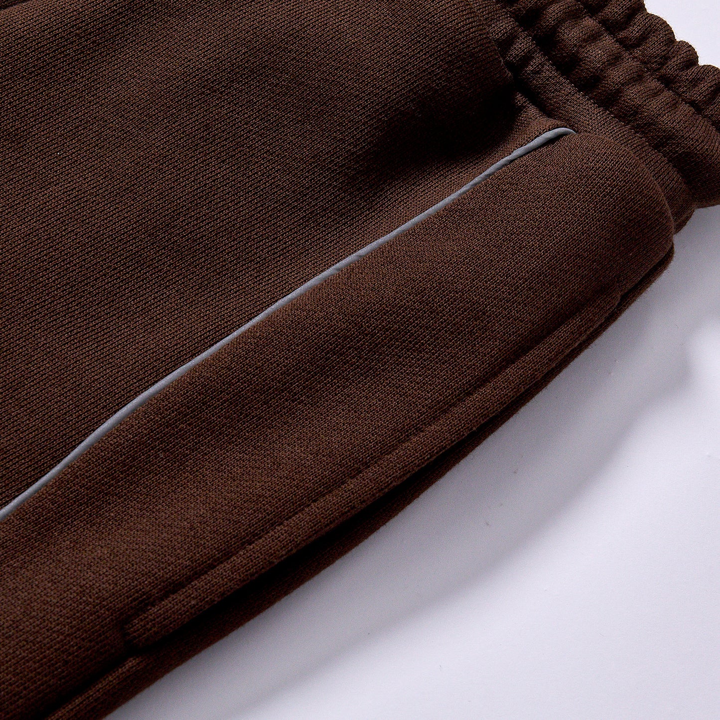 Custom wholesale shorts loose drawstring knee length shorts side contrast stitch sweat shorts side hidden slip pockets  Heavy Cotton Wide Leg Street Casual Knee Shorts