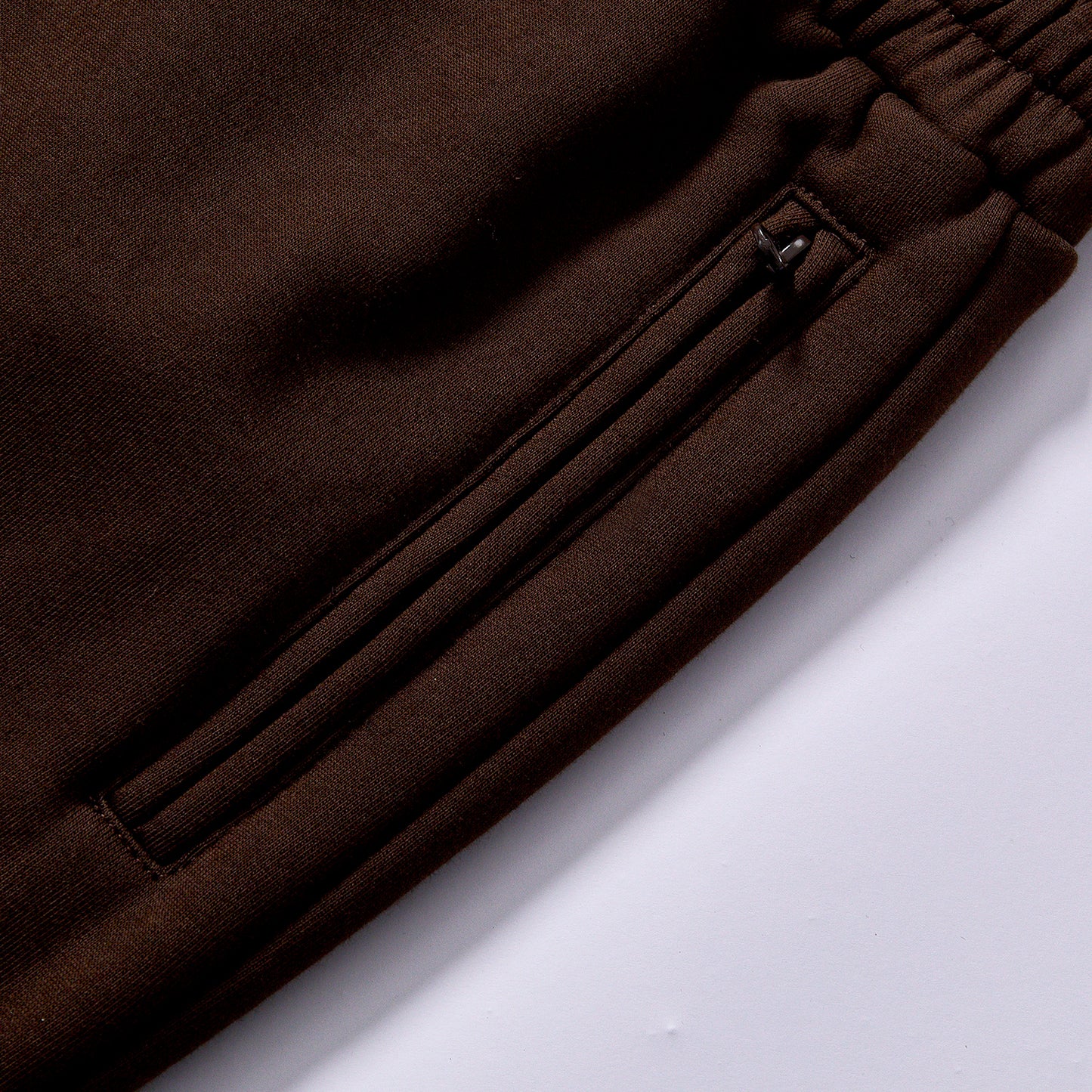 Customized Pants drawstring waist loose ankle sweatpants zipper side pocket cuffed track pants loose tapered leg Coffee Brown Mini Logo Embroidery Zipper Pocket Jogger Sweat Pants jogging travel