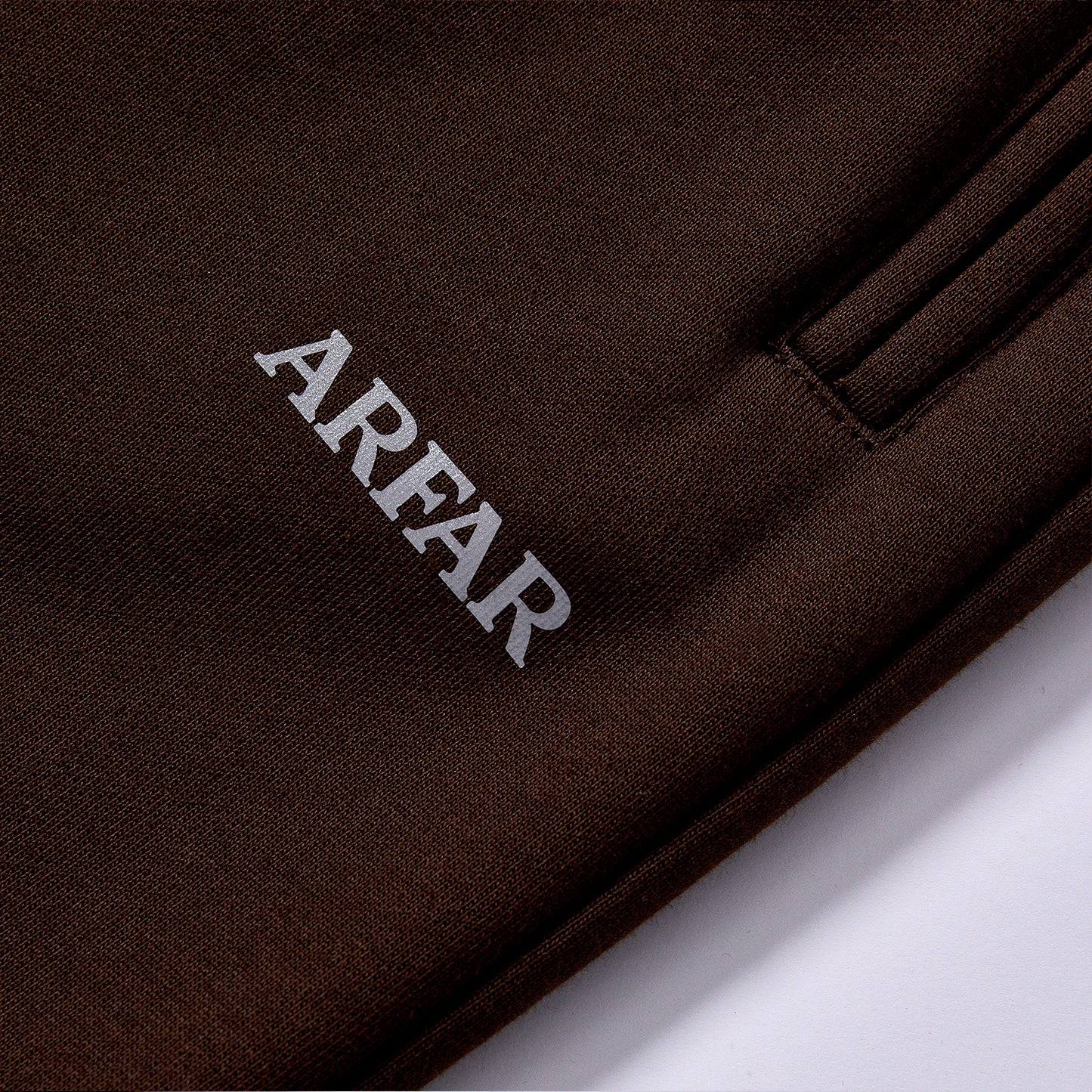 Customized Pants drawstring waist loose ankle sweatpants zipper side pocket cuffed track pants loose tapered leg Coffee Brown Mini Logo Embroidery Zipper Pocket Jogger Sweat Pants jogging travel