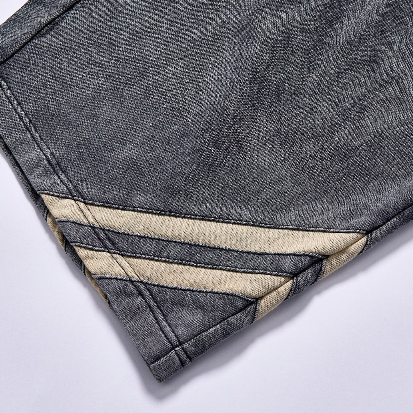 custom logo fashion shorts dual beige chevron side panel casual track bottoms high gathered elastic waistband relaxed straight knee length cut oose street fleece half pants