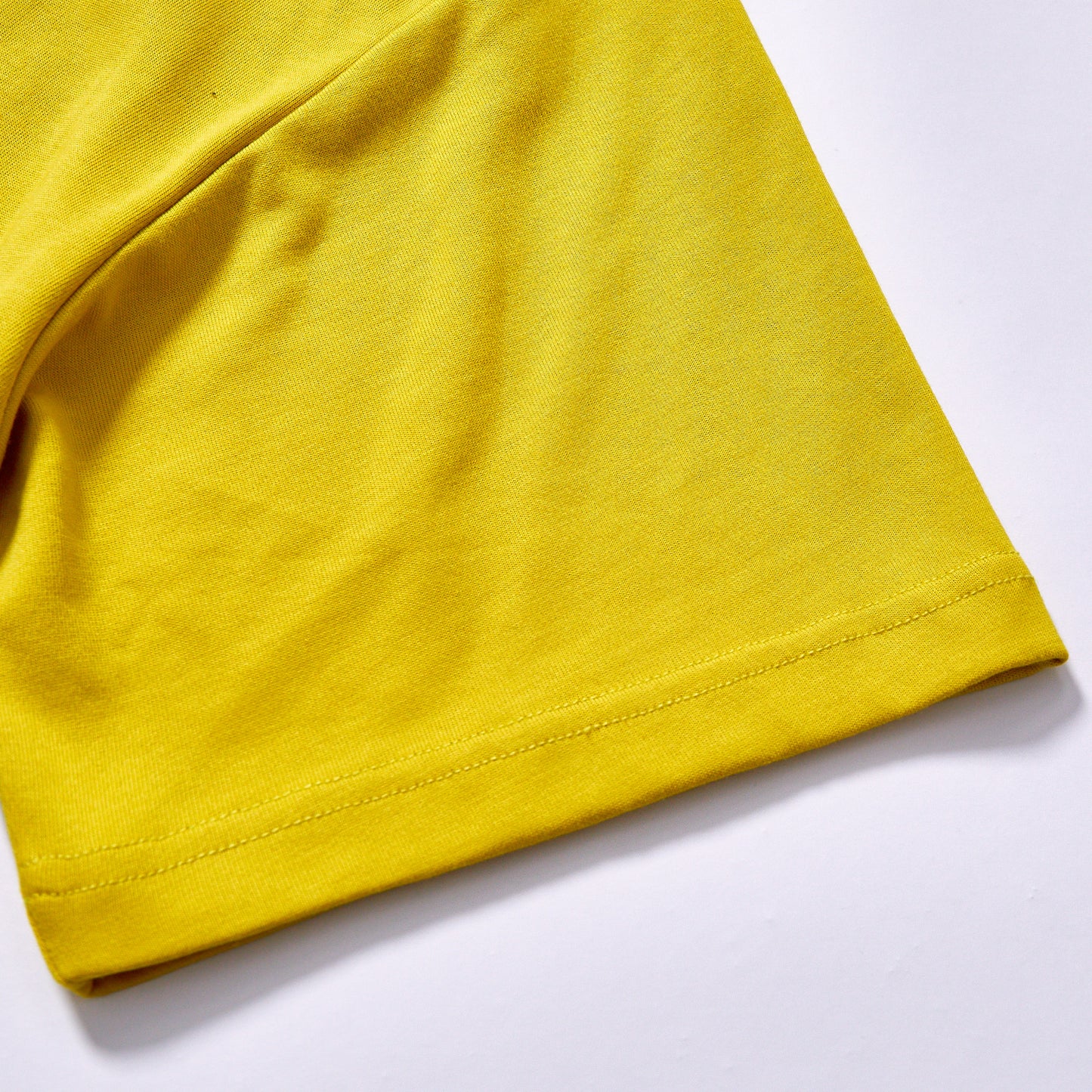 Hot selling bright yellow plain crew neck tee loose fit all-match basic short sleeve top drop shoulder relaxed oversized silhouette  spring summer streetwear