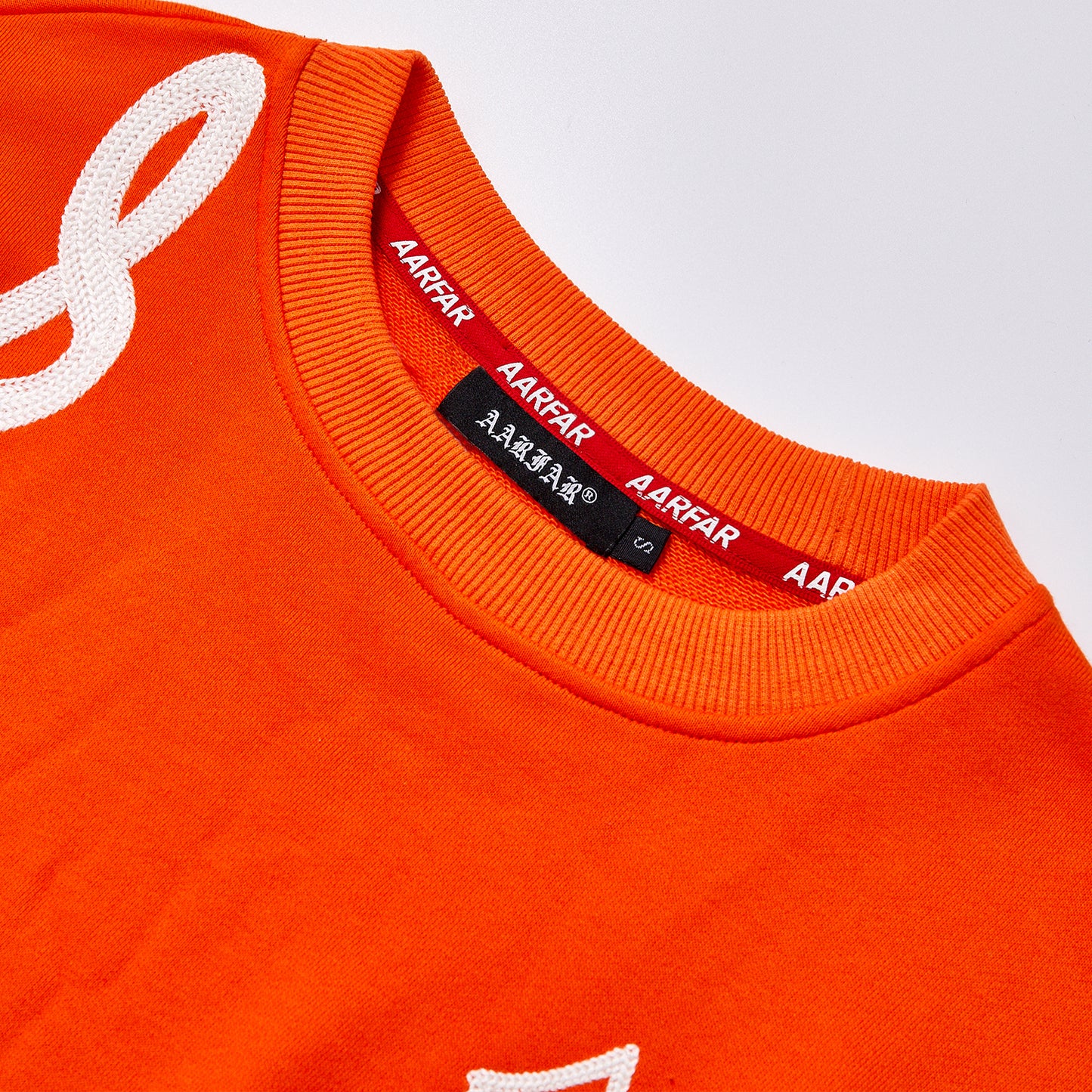 Custom Cursive Letter Embroidery Contrast Orange Crewneck Sweatshirt Unisex Autumn Loose Fit Pullover Streetwear Casual Graphic Long Sleeve Sweat Top